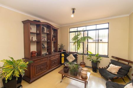 Casa à venda com 201m², 5 quartos e 2 vagasSala