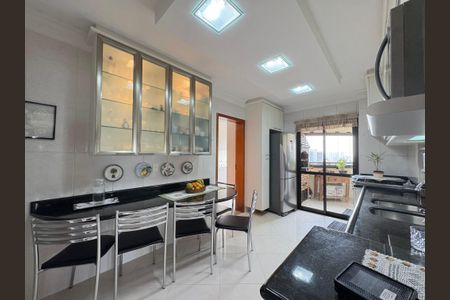 Apartamento à venda com 142m², 3 quartos e 7 vagas Apartamento à venda com 142m², 3 quartos e 7 vagasCozinha