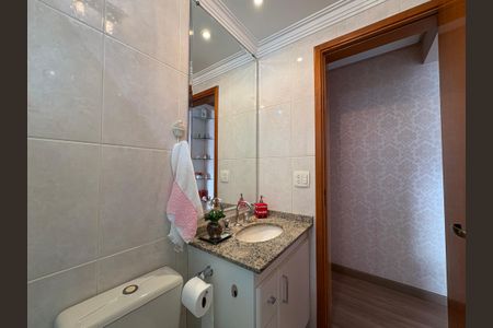 Apartamento à venda com 142m², 3 quartos e 7 vagas Apartamento à venda com 142m², 3 quartos e 7 vagasBanheiro suíte 3