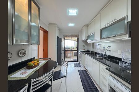 Apartamento à venda com 142m², 3 quartos e 7 vagas Apartamento à venda com 142m², 3 quartos e 7 vagasCozinha
