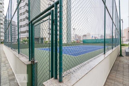 Apartamento à venda com 142m², 3 quartos e 7 vagas Apartamento à venda com 142m², 3 quartos e 7 vagasQuadra de tênis