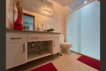 Apartamento à venda com 142m², 3 quartos e 7 vagas Apartamento à venda com 142m², 3 quartos e 7 vagasBanheiro suíte 1