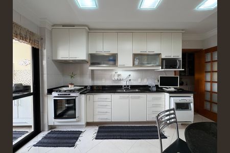 Apartamento à venda com 142m², 3 quartos e 7 vagas Apartamento à venda com 142m², 3 quartos e 7 vagasCozinha