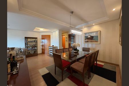Apartamento à venda com 142m², 3 quartos e 7 vagas Apartamento à venda com 142m², 3 quartos e 7 vagasSala