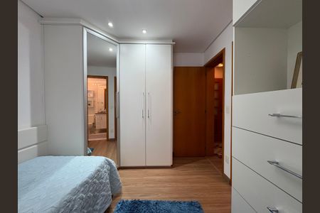 Apartamento à venda com 142m², 3 quartos e 7 vagas Apartamento à venda com 142m², 3 quartos e 7 vagasSuíte 2