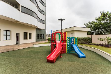 Apartamento à venda com 142m², 3 quartos e 7 vagas Apartamento à venda com 142m², 3 quartos e 7 vagasÁrea comum - Playground