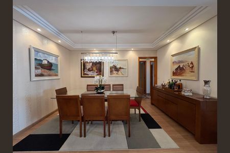 Apartamento à venda com 142m², 3 quartos e 7 vagas Apartamento à venda com 142m², 3 quartos e 7 vagasSala