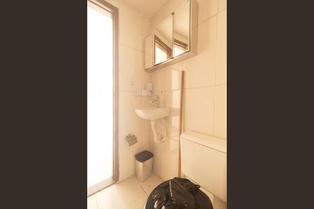 Apartamento para alugar com 54m², 2 quartos e sem vaga Apartamento para alugar com 54m², 2 quartos e sem vagaBanheiro