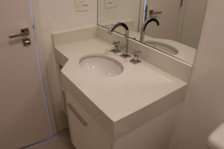 Apartamento à venda com 75m², 2 quartos e 2 vagasBanheiro da Suíte