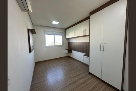 Apartamento à venda com 75m², 2 quartos e 2 vagasSuíte
