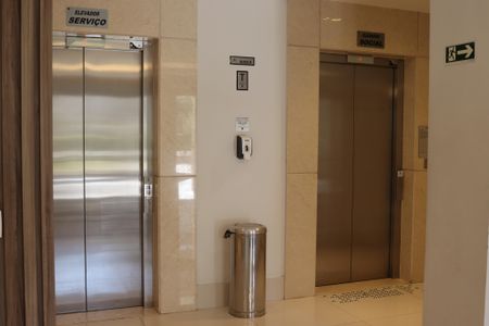 Apartamento à venda com 75m², 2 quartos e 2 vagasHall de entrada