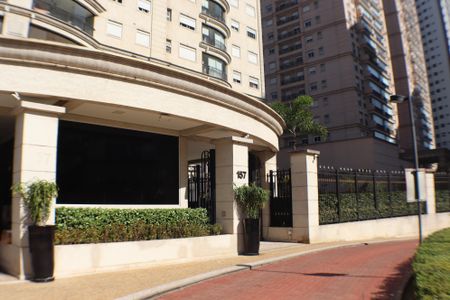 Apartamento à venda com 75m², 2 quartos e 2 vagasFachada e portaria