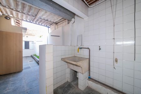 Casa à venda com 43m², 2 quartos e 2 vagasLavanderia