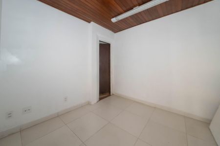 Casa à venda com 43m², 2 quartos e 2 vagasSuíte