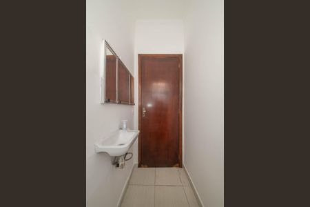 Casa à venda com 43m², 2 quartos e 2 vagasLavabo