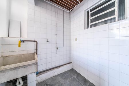 Casa à venda com 43m², 2 quartos e 2 vagasLavanderia