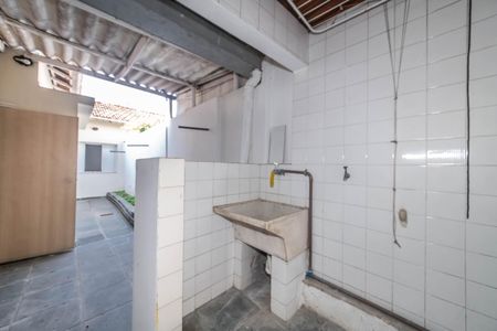 Casa à venda com 43m², 2 quartos e 2 vagasLavanderia