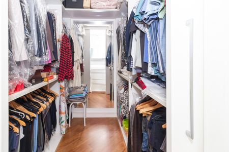 Apartamento à venda com 171m², 4 quartos e 3 vagas Apartamento à venda com 171m², 4 quartos e 3 vagasCloset da suíte 1