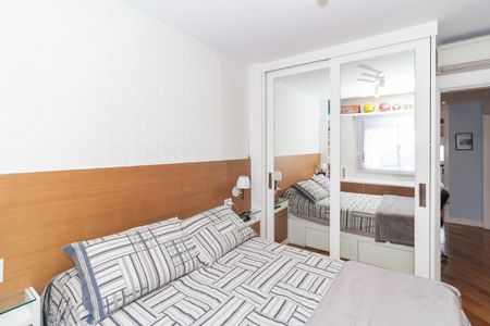 Apartamento à venda com 171m², 4 quartos e 3 vagas Apartamento à venda com 171m², 4 quartos e 3 vagasQuarto 4