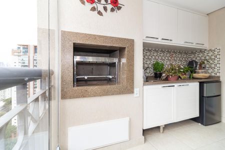 Apartamento à venda com 171m², 4 quartos e 3 vagas Apartamento à venda com 171m², 4 quartos e 3 vagasVaranda