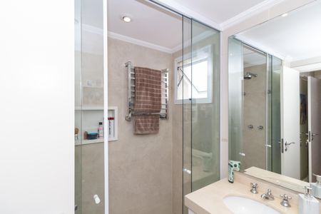 Apartamento à venda com 171m², 4 quartos e 3 vagas Apartamento à venda com 171m², 4 quartos e 3 vagasBanheiro da Suíte 1