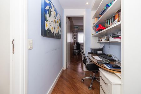 Apartamento à venda com 171m², 4 quartos e 3 vagas Apartamento à venda com 171m², 4 quartos e 3 vagasQuarto 4