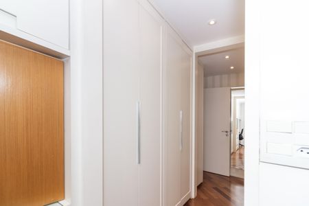 Apartamento à venda com 171m², 4 quartos e 3 vagas Apartamento à venda com 171m², 4 quartos e 3 vagasSuíte 1