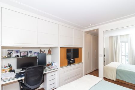 Apartamento à venda com 171m², 4 quartos e 3 vagas Apartamento à venda com 171m², 4 quartos e 3 vagasSuíte 1