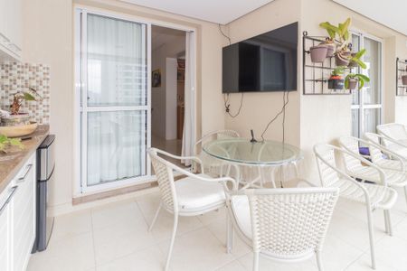 Apartamento à venda com 171m², 4 quartos e 3 vagas Apartamento à venda com 171m², 4 quartos e 3 vagasVaranda