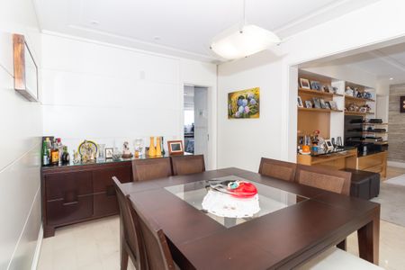 Apartamento à venda com 171m², 4 quartos e 3 vagas Apartamento à venda com 171m², 4 quartos e 3 vagasSala