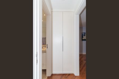 Apartamento à venda com 171m², 4 quartos e 3 vagas Apartamento à venda com 171m², 4 quartos e 3 vagasSuíte 3