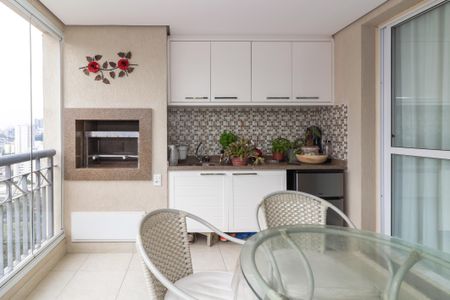 Apartamento à venda com 171m², 4 quartos e 3 vagas Apartamento à venda com 171m², 4 quartos e 3 vagasVaranda