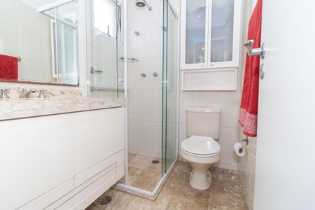 Apartamento à venda com 171m², 4 quartos e 3 vagas Apartamento à venda com 171m², 4 quartos e 3 vagasBanheiro da Suíte 2