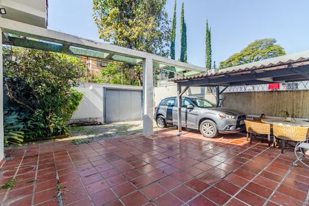Casa à venda com 350m², 3 quartos e 5 vagasQuintal
