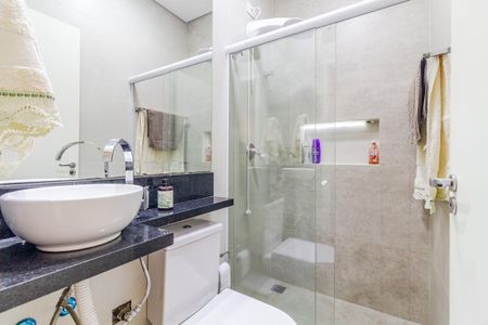 Casa à venda com 350m², 3 quartos e 5 vagasBanheiro da Suíte 2