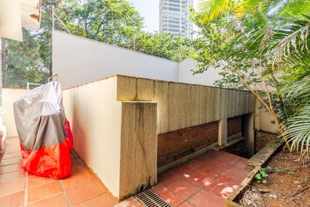 Casa à venda com 350m², 3 quartos e 5 vagasQuintal
