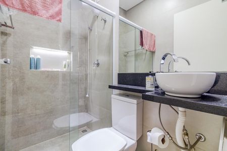 Casa à venda com 350m², 3 quartos e 5 vagasBanheiro da Suíte 1