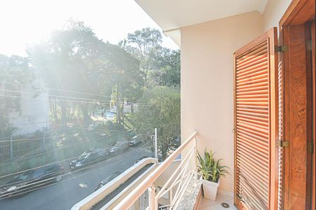 Casa à venda com 235m², 3 quartos e 5 vagasSacada Suíte 3