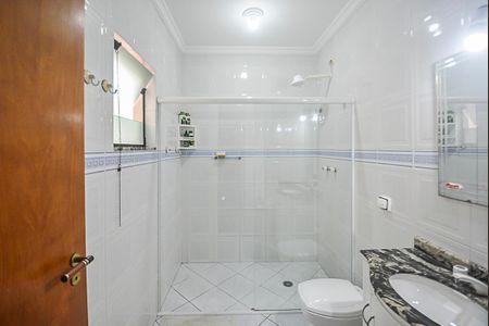 Casa à venda com 235m², 3 quartos e 5 vagasBanheiro da Suíte 2