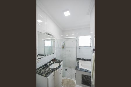 Casa à venda com 235m², 3 quartos e 5 vagasBanheiro da Suíte 1