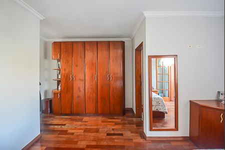 Casa à venda com 235m², 3 quartos e 5 vagasSuíte