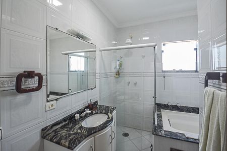 Casa à venda com 235m², 3 quartos e 5 vagasBanheiro da Suíte 1