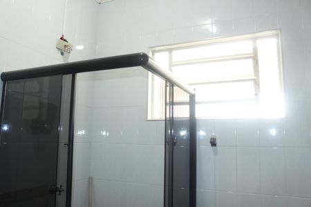 Casa à venda com 124m², 2 quartos e 2 vagasBanheiro 1