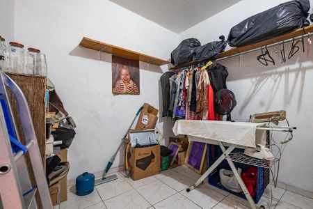 Casa à venda com 90m², 3 quartos e sem vaga Casa à venda com 90m², 3 quartos e sem vagaEdícula - Sala 2