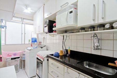 Apartamento à venda com 51m², 3 quartos e 1 vaga Apartamento à venda com 51m², 3 quartos e 1 vagaCozinha e Área de Serviço
