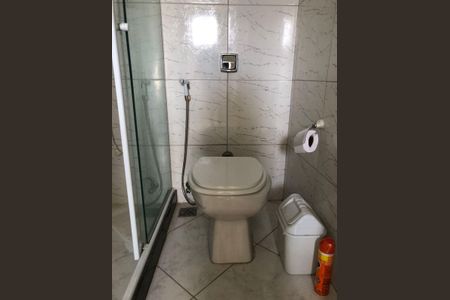 Casa de condomínio para alugar com 240m², 3 quartos e 2 vagasBanheiro