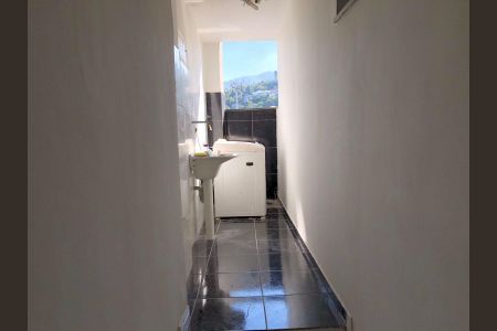 Casa de condomínio para alugar com 240m², 3 quartos e 2 vagasÁrea de Serviço