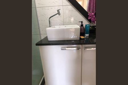 Casa de condomínio para alugar com 240m², 3 quartos e 2 vagasBanheiro 2