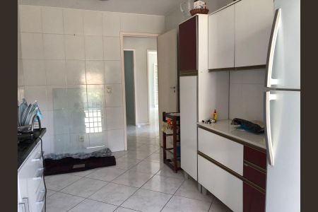 Casa de condomínio para alugar com 240m², 3 quartos e 2 vagasCozinha