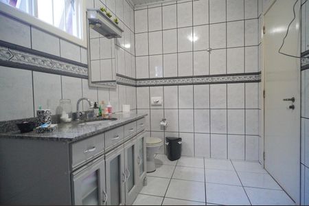 Casa à venda com 264m², 3 quartos e 3 vagasBanheiro da Suíte 1